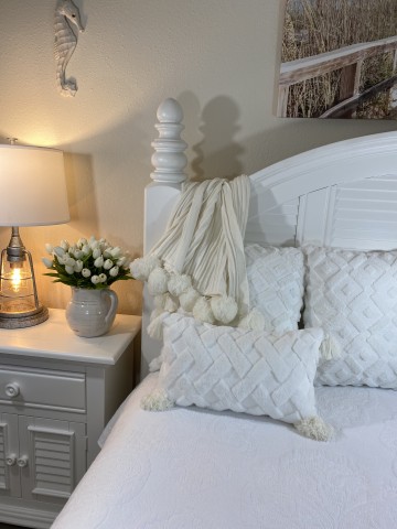 Coastal Grandmother bedroom